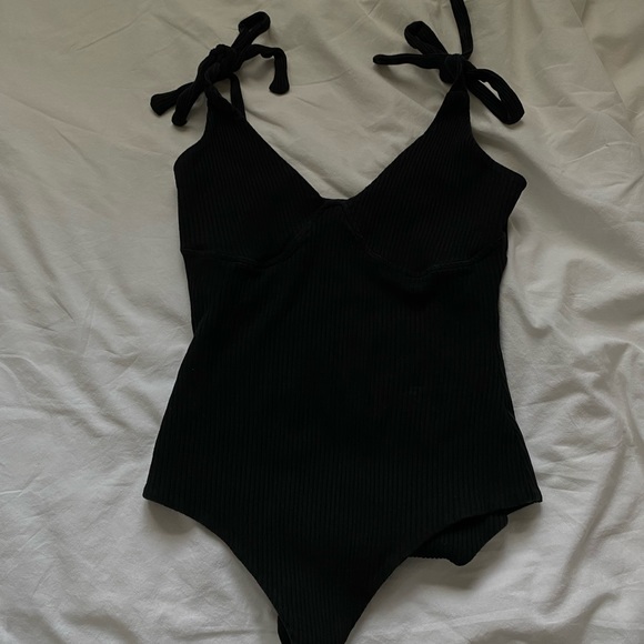 Princess Polly Ribbed Tie strap bodysuit - Picture 2 of 2